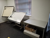 Diverse kantoorinventaris - afbeelding 1 van  13