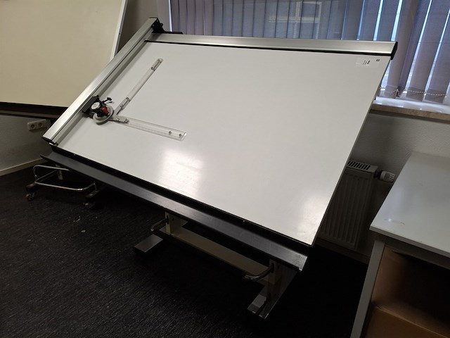 Diverse kantoorinventaris - afbeelding 6 van  13