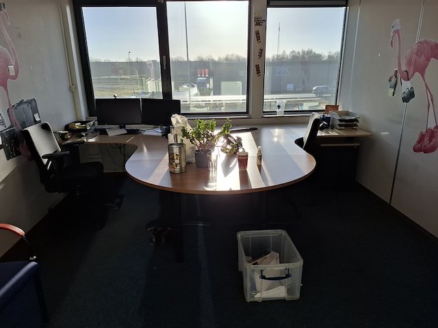 Diverse kantoorinventaris - afbeelding 1 van  7