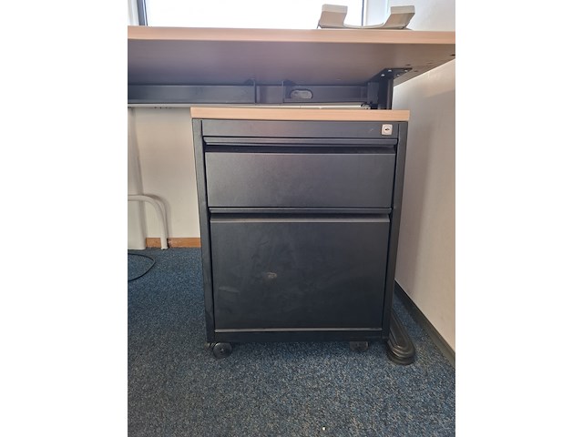 Diverse kantoorinventaris - afbeelding 6 van  7