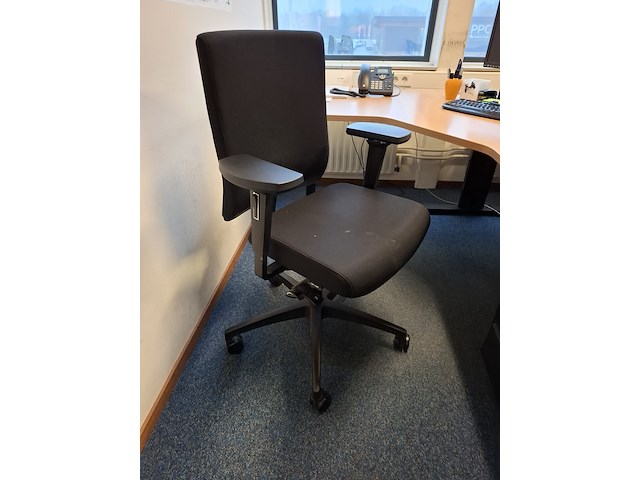 Diverse kantoorinventaris - afbeelding 3 van  8