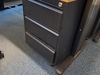 Diverse kantoorinventaris - afbeelding 4 van  8