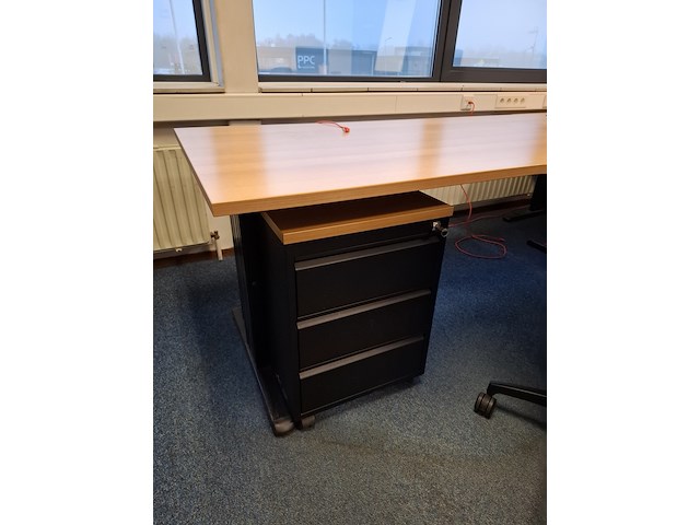 Diverse kantoorinventaris - afbeelding 2 van  11