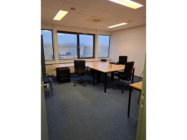 Diverse kantoorinventaris - afbeelding 1 van  11