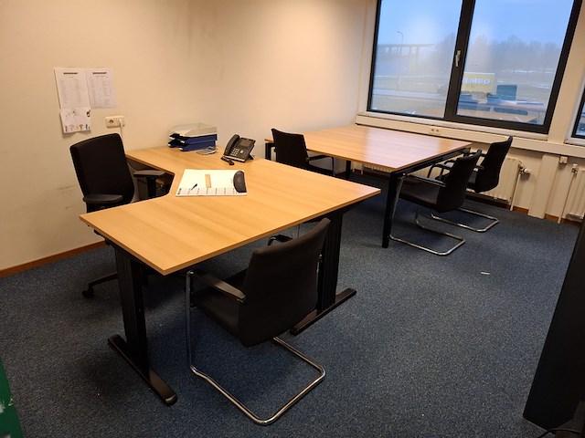 Diverse kantoorinventaris - afbeelding 1 van  9