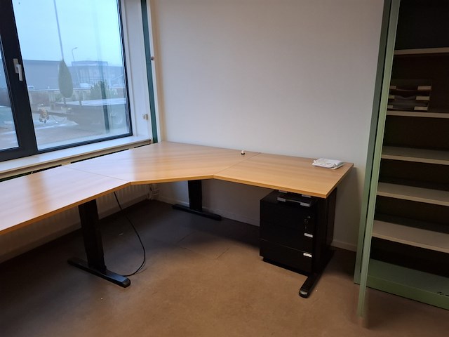 Diverse kantoorinventaris - afbeelding 6 van  8