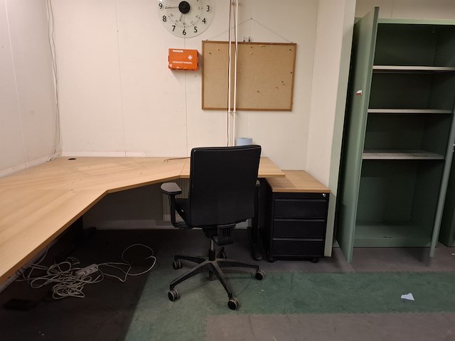 Diverse kantoorinventaris - afbeelding 6 van  7