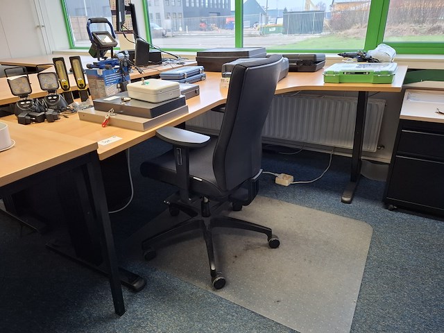 Diverse kantoorinventaris - afbeelding 8 van  9