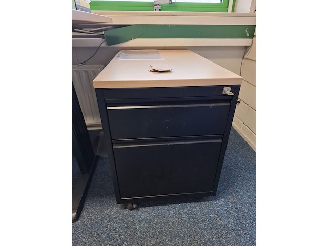 Diverse kantoorinventaris - afbeelding 9 van  9