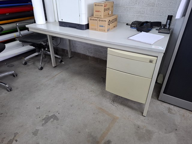 Diverse kantoorinventaris - afbeelding 5 van  9