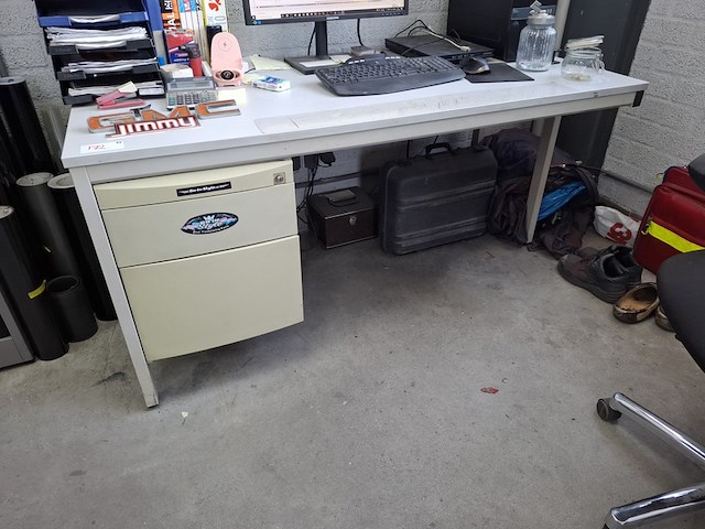 Diverse kantoorinventaris - afbeelding 6 van  9