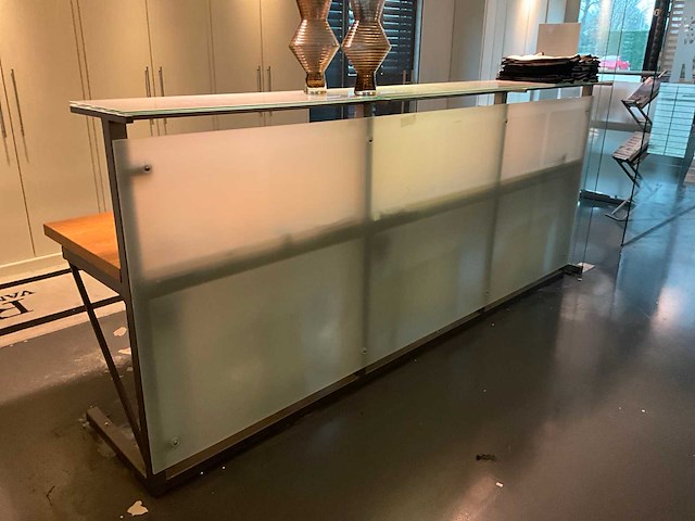 Diverse kantoormeubels - afbeelding 2 van  6