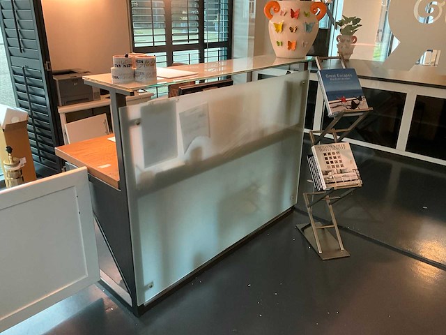 Diverse kantoormeubels - afbeelding 3 van  6