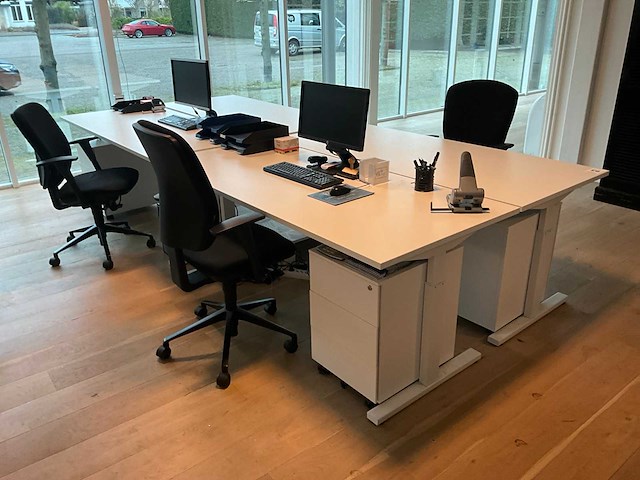 Diverse kantoormeubels - afbeelding 2 van  5