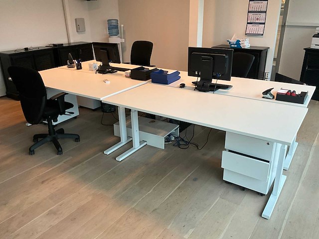 Diverse kantoormeubels - afbeelding 3 van  5