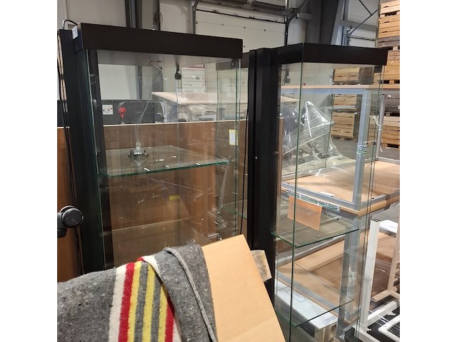 Diverse kantoormeubilair - afbeelding 2 van  10