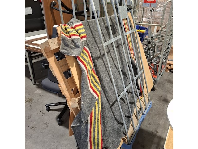 Diverse kantoormeubilair - afbeelding 7 van  10