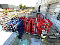 Diverse karren met kratten - afbeelding 5 van  6