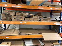 Diverse karton voorraad - afbeelding 8 van  12