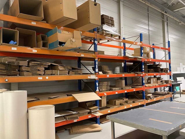 Diverse karton voorraad - afbeelding 3 van  7