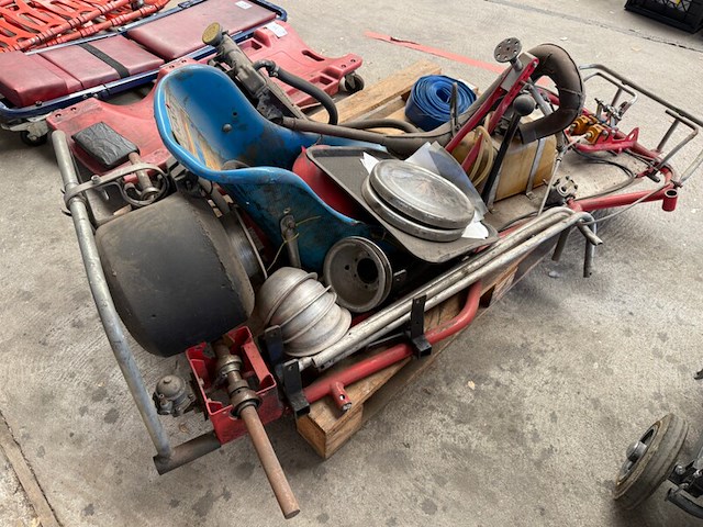 Diverse kartonderdelen mach1 kart - afbeelding 4 van  5