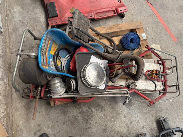 Diverse kartonderdelen mach1 kart - afbeelding 5 van  5