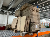 Diverse kartonnen dozen - afbeelding 1 van  3