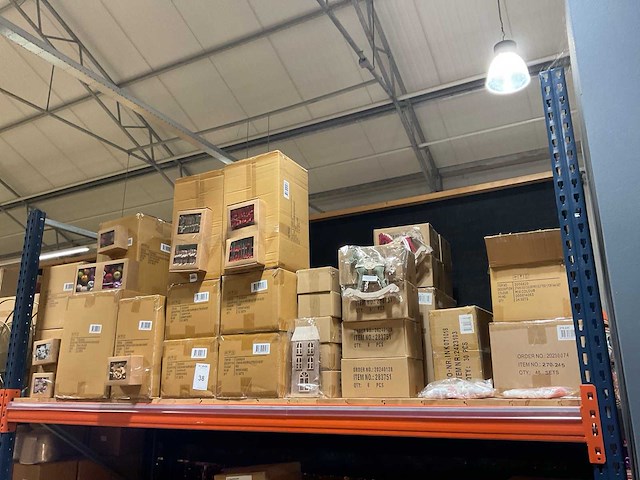 Diverse kerst-artikelen - afbeelding 1 van  26