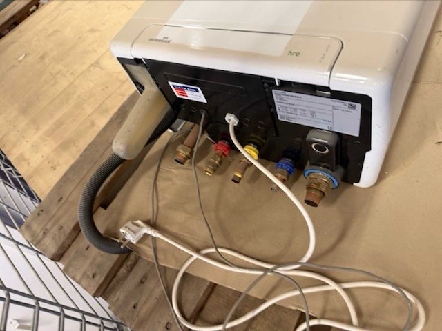 Diverse ketels en afzuiger (4x) waaronder 2021 intergas hre 28/24a - cv-ketel - afbeelding 25 van  35