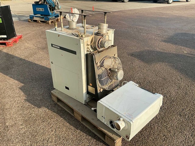 Diverse ketels en afzuiger (4x) waaronder 2021 intergas hre 28/24a - cv-ketel - afbeelding 35 van  35