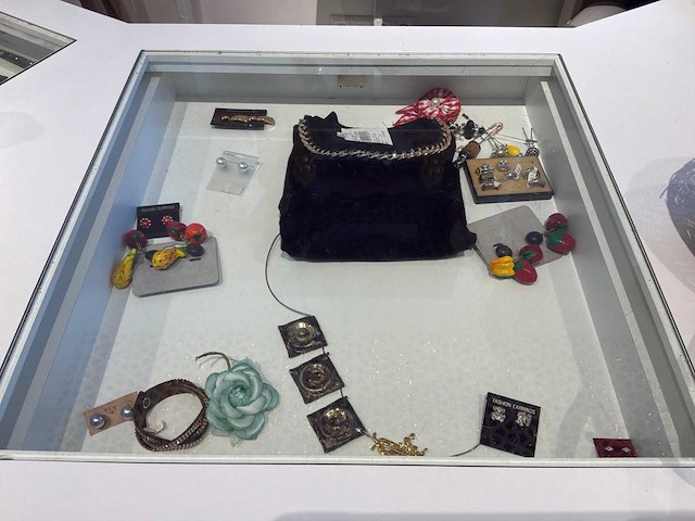 Diverse kettingen en sjaals - afbeelding 5 van  14