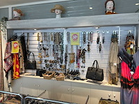 Diverse kettingen en sjaals - afbeelding 1 van  14