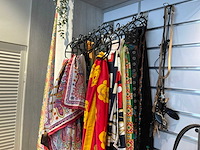 Diverse kettingen en sjaals - afbeelding 7 van  14