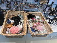 Diverse kettingen en sjaals - afbeelding 11 van  14