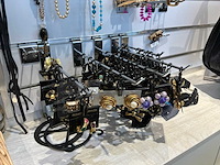 Diverse kettingen en sjaals - afbeelding 12 van  14