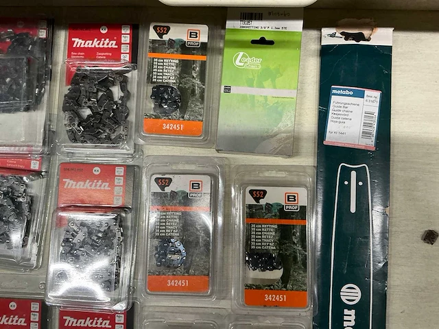 Diverse kettingen o.a makita (17x) - afbeelding 2 van  4