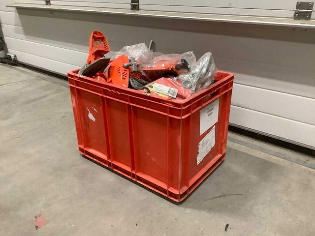 Diverse kettingzaag onderdelen - afbeelding 1 van  8