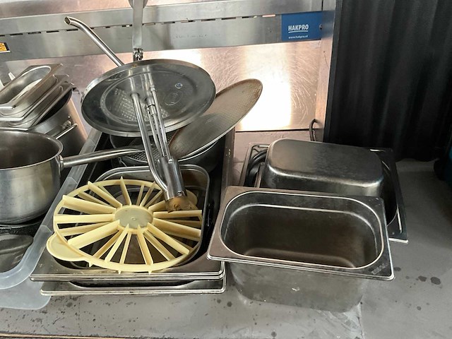 Diverse keuken benodigdheden - afbeelding 2 van  5