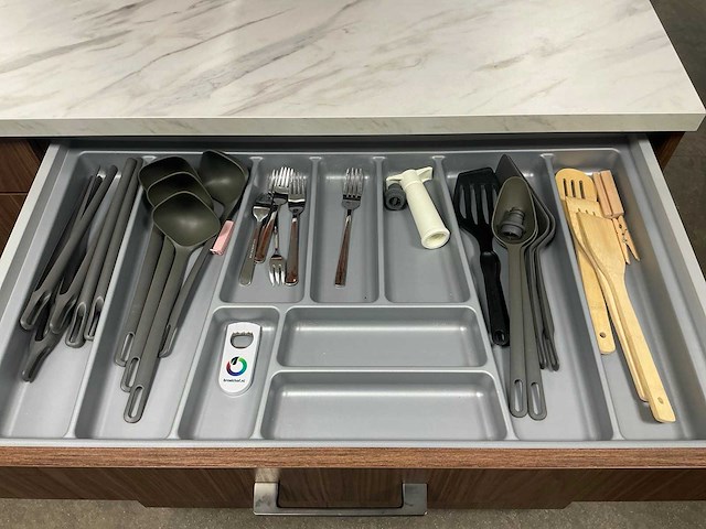 Diverse keukenapparatuur en benodigdheden - afbeelding 3 van  14