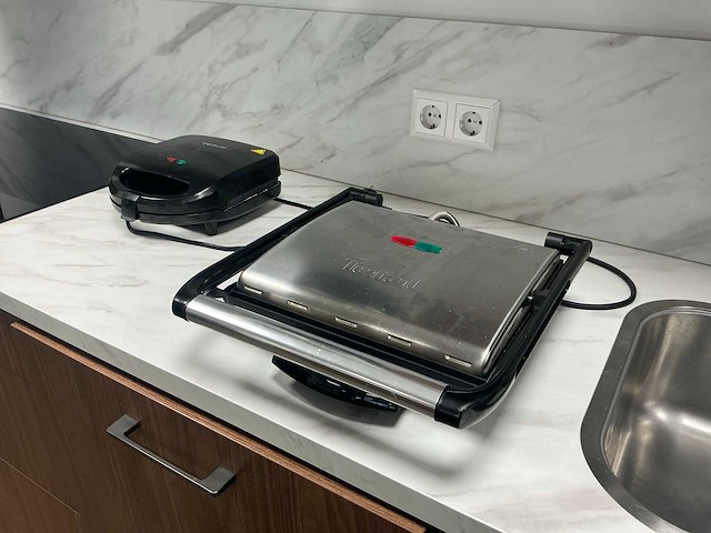 Diverse keukenapparatuur en benodigdheden - afbeelding 1 van  14