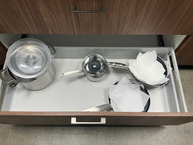 Diverse keukenapparatuur en benodigdheden - afbeelding 10 van  14