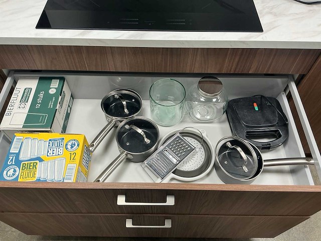 Diverse keukenapparatuur en benodigdheden - afbeelding 11 van  14