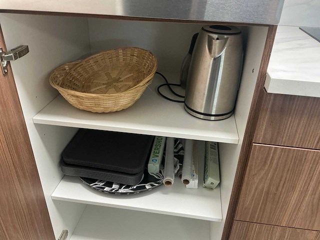 Diverse keukenapparatuur en benodigdheden - afbeelding 12 van  14