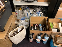 Diverse keukenbenodigdheden en schoonmaakartikelen - afbeelding 9 van  13