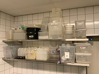 Diverse keukenbenodigdheden - afbeelding 1 van  8