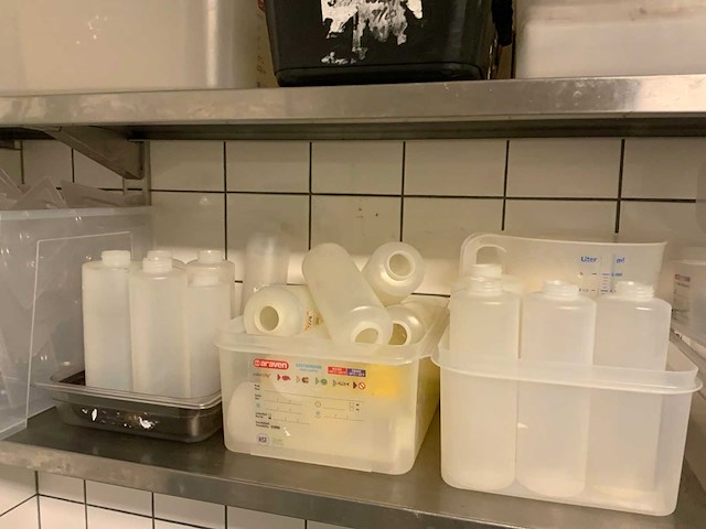 Diverse keukenbenodigdheden - afbeelding 4 van  8