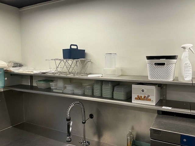 Diverse keukenbenodigdheden - afbeelding 1 van  4