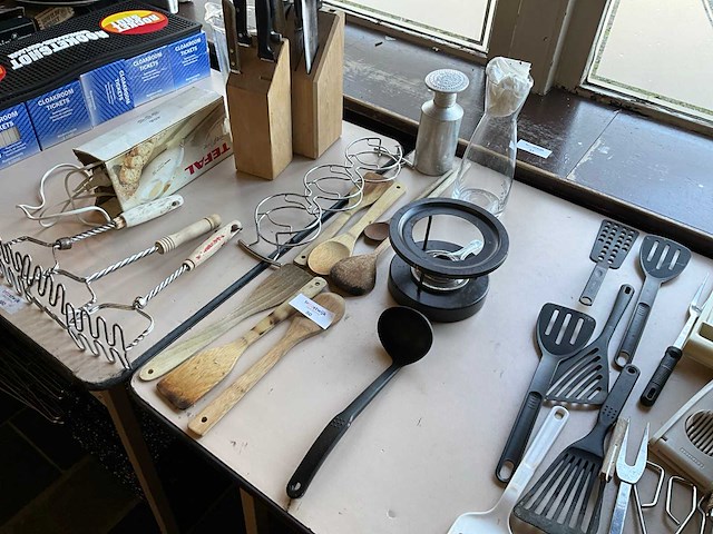 Diverse keukenbenodigdheden - afbeelding 4 van  7