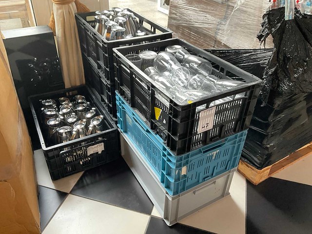 Diverse keukenbenodigdheden - afbeelding 1 van  6