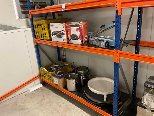 Diverse keukenbenodigdheden - afbeelding 1 van  8